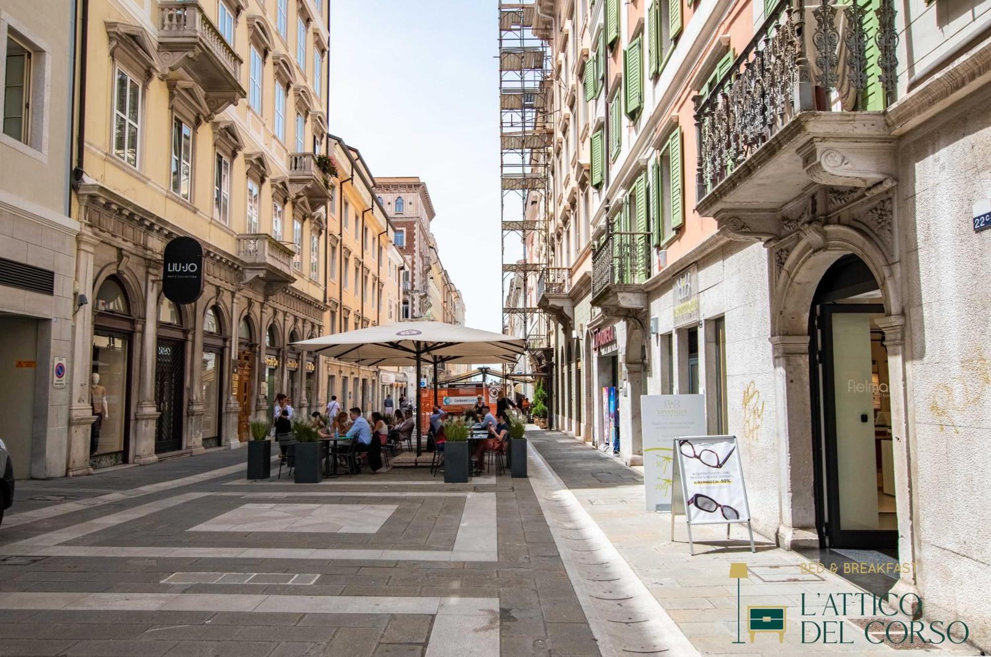 L'Attico Del Corso Διαμέρισμα Τεργέστη Εξωτερικό φωτογραφία